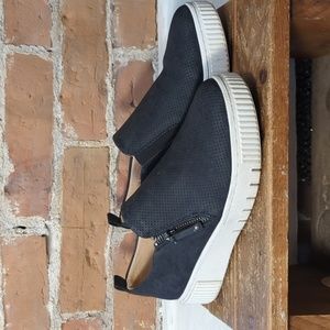 Soul Naturalizer Turner Slip on Sneaker